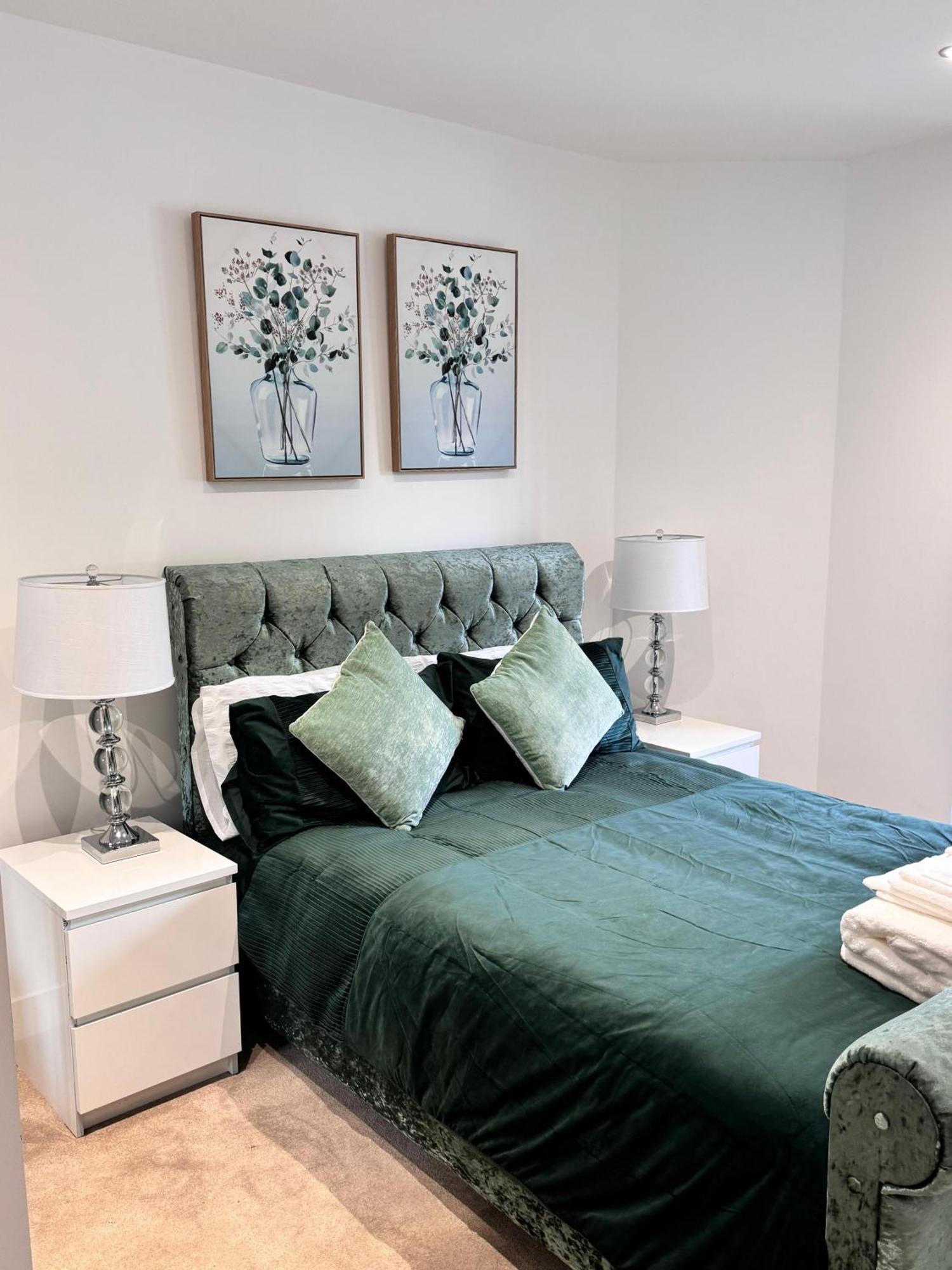 Stylish Luxury Solihull Flat Exterior photo